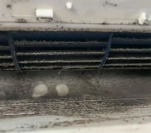 扎赉诺尔空调吹的风有股烧焦味是怎么回事